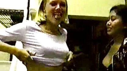 A submissa Britânica assistir filme pornô de graça negra fodida na garganta pela dominação masculina.